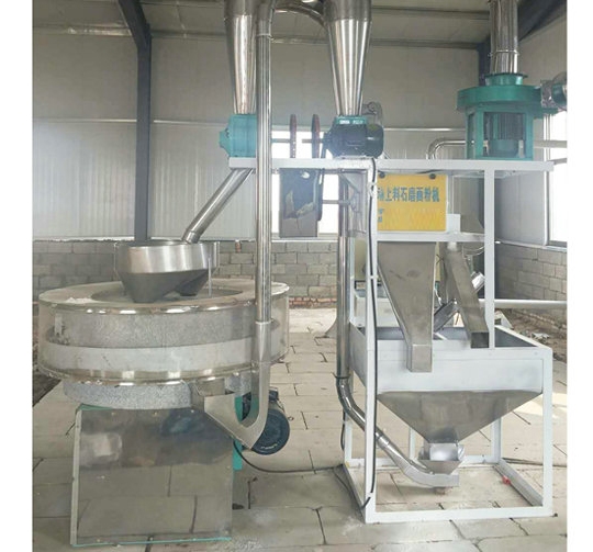 石磨面粉機(jī)廠家的小編為您介紹:如何調(diào)節(jié)石磨的研磨細(xì)度？