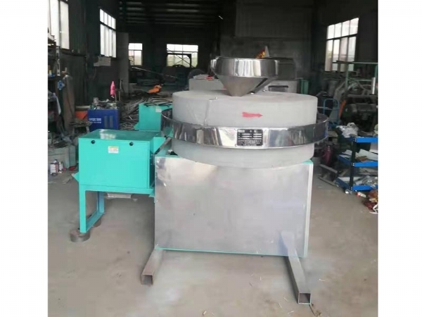 石磨單機(jī)研磨細(xì)度一般調(diào)多少？鑫峰面粉機(jī)械問(wèn)您簡(jiǎn)述