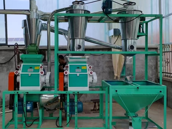 在當(dāng)今的糧食加工行業(yè)中，成套50噸面粉機(jī)械生產(chǎn)線自動化的特點(diǎn)，成為了眾多面粉加工企業(yè)的設(shè)備，頗受用戶青睞。