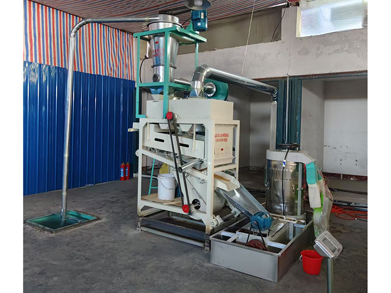 小型面粉機械加工的過程中是流水線式的，幾乎不需要人工的參與